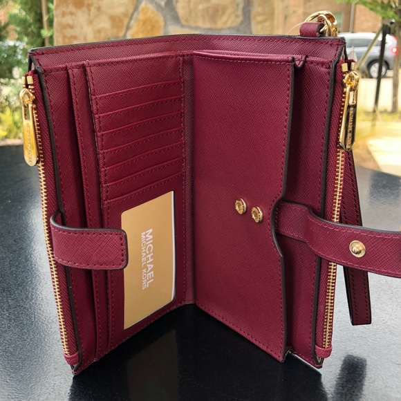 Michael Kors Jet Set Double Zipper Phone Wallet - Picture 4 of 6